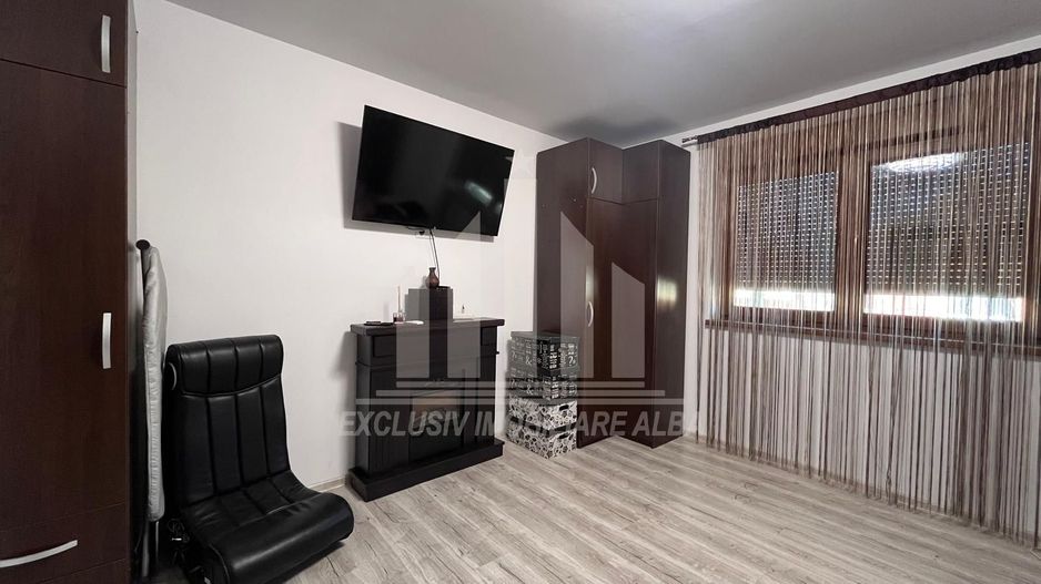 Casa individuala renovata, Lipoveni - Poză 3