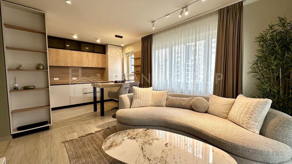 Prima Închiriere - Apartament superb 2 camere, boxă, parcare, Kasper Coresi - Poză 1