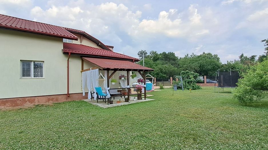 Floresti - Stoenesti, Jud. Giurgiu, vila + garaj + beci, teren 1400 mp - Poză 3