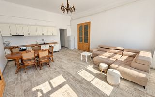 Apartament cu 3 camere și curte privată | Parcul central | Parcare - Poză 3