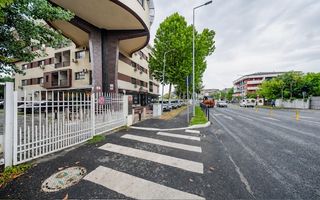 Apartament 3 camere, complet mobilat, decomandat, etaj intermediar - Poză 1