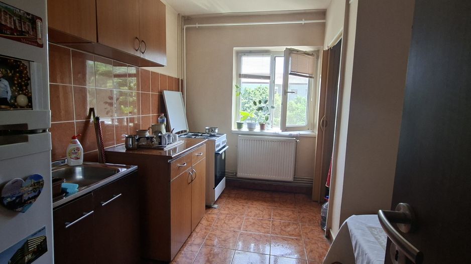 Apartament decomandat 3 camere - zona Torontalului - Poză 7