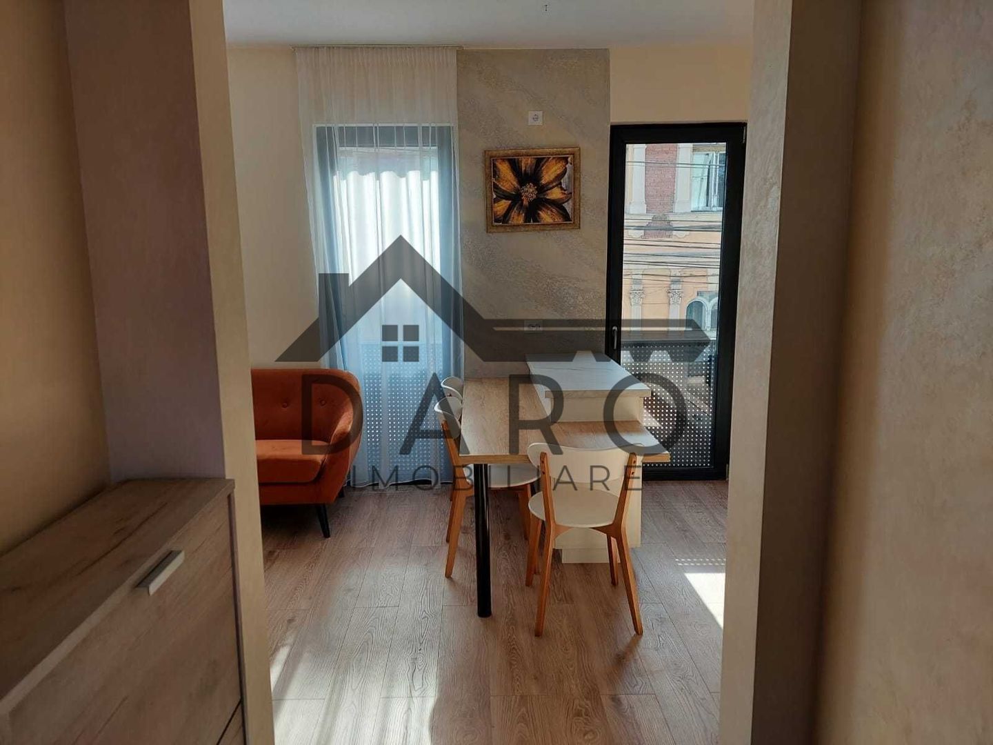 Inchiriez studio in centru, bloc nou, modern amenajat - Poză 4
