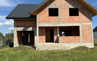 Casă de vânzare la roșu  | 220 mp | 1.200 mp teren - Poză 1