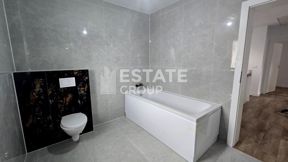 Duplex cu 5 camere despartit prin garaj in Giarmata - Poză 5