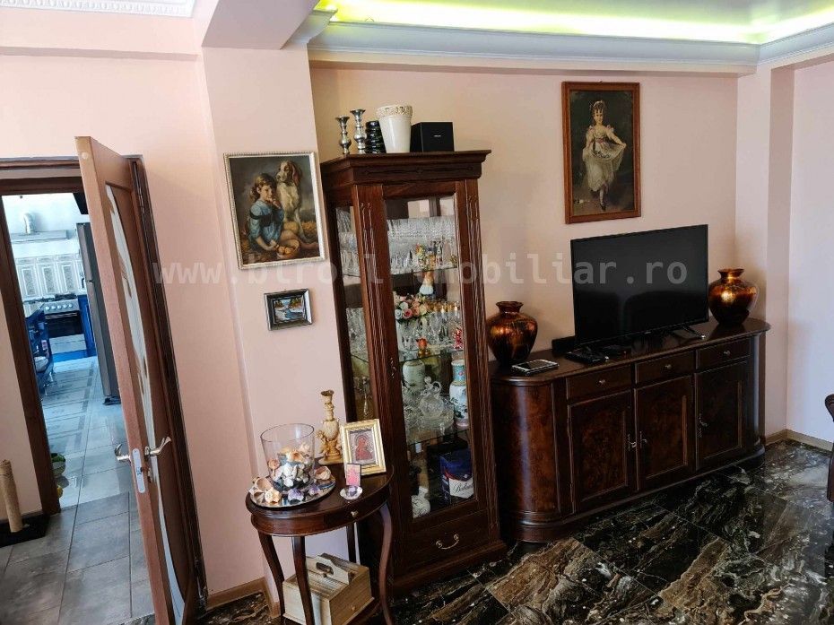 Vilă Turistică Superbă în Costinești, la doar 500m de plajă! - Poză 4