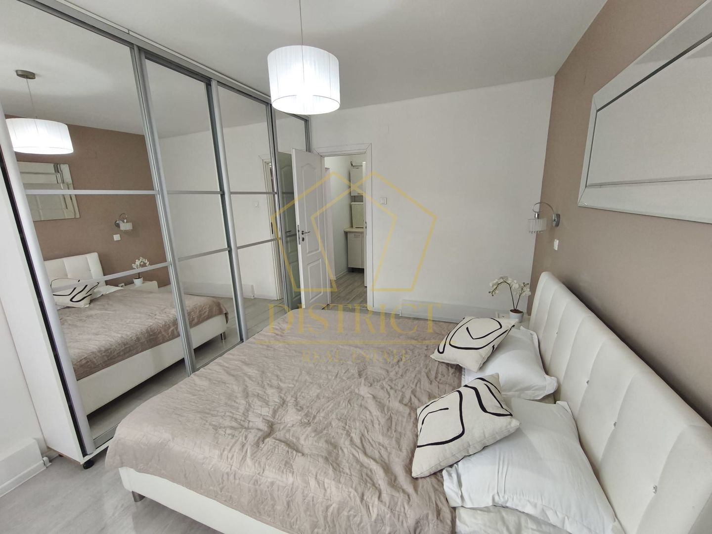 Apartament deosebit cu 2 camere | Torontalului | Iulius Mall - Poză 2