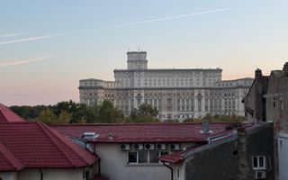 Garsoniera I Airbnb  I Vedere spre Palatul Parlamentului I Creditabil - Poză 2