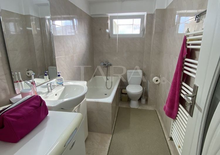 Vanzare un apartament spațios cu 3 camere, situat în Cluj-Napoca. - Poză 7