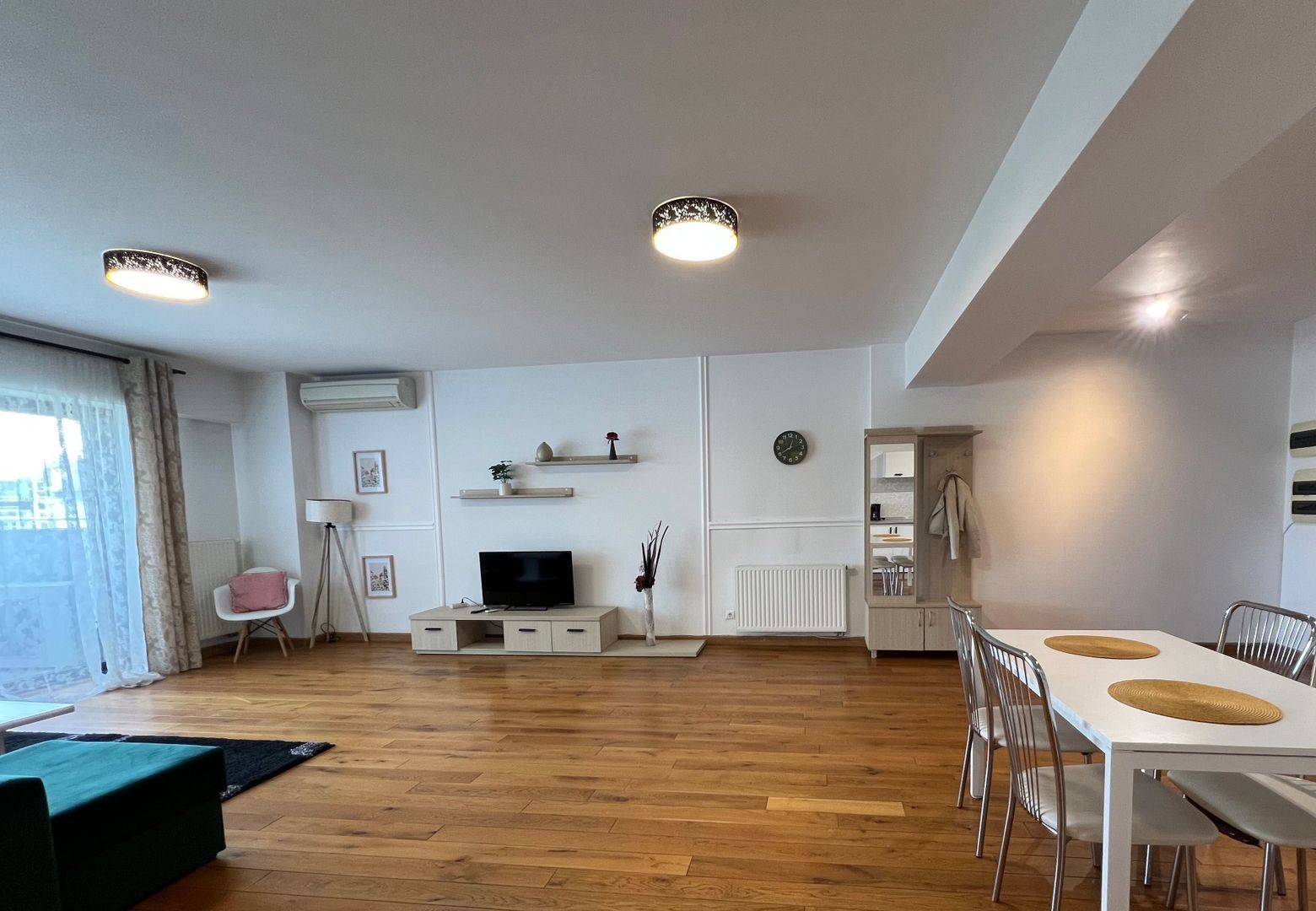 Apartament spațios 2 camere + dressing, UPground, 82 mp, etaj 6, mobilat lux. - Poză 1