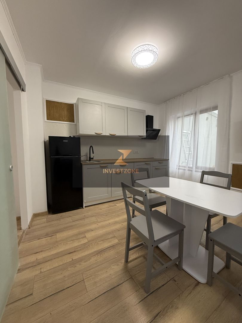 Casă în Oradea cartierul Velența curte 24 mp - Poză 1