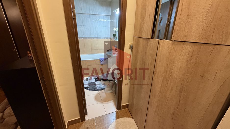 Etaj intermediar. Mobilat. Pozitie excelenta - Poză 9