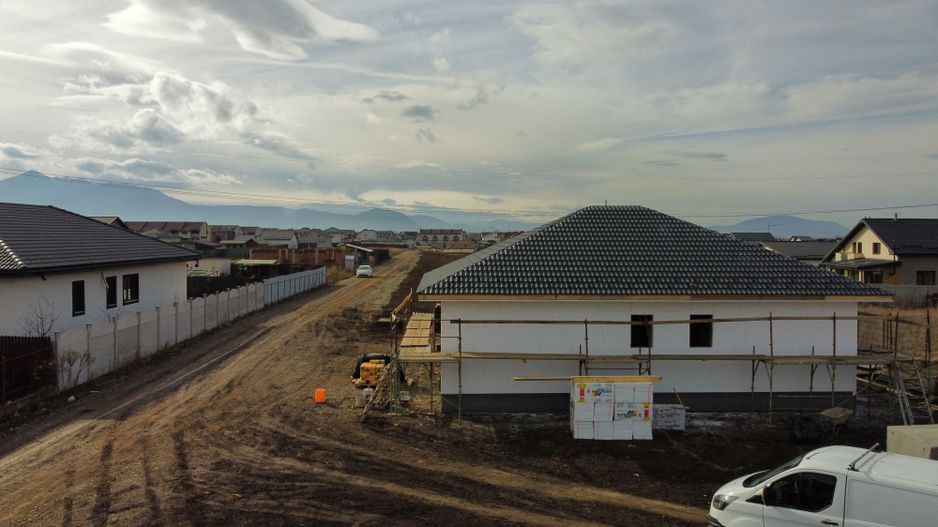 Casă pe parter de vânzare în cartierul Izvor - Poză 4