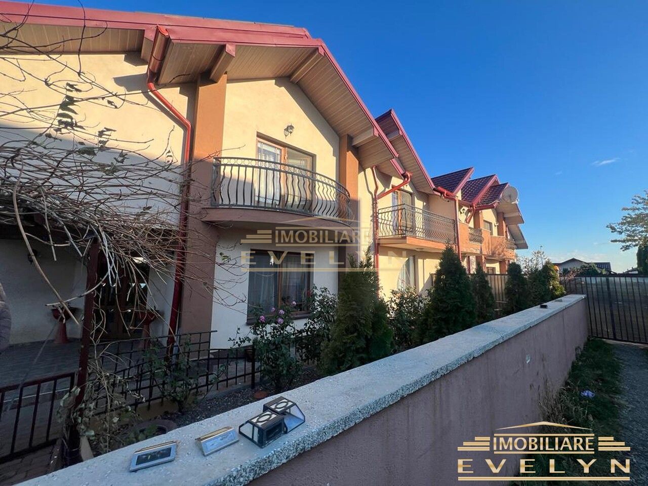 Casa tip duplex de vanzare + teren, zona Manastirea Doamnei. - Poză 4