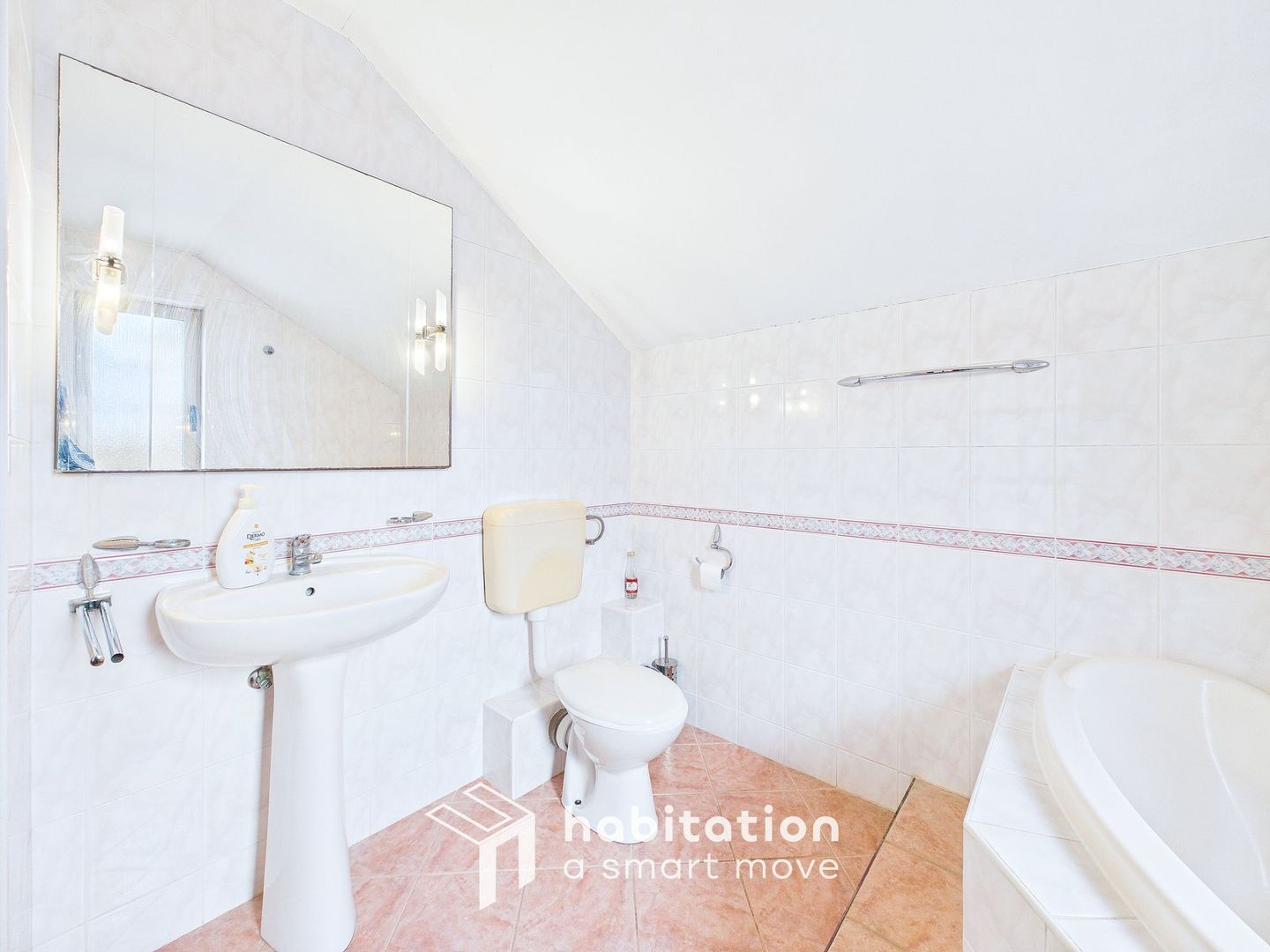 Casă ideală familie sau birou, cu curte și garaj | Braytim - Fratelia - Poză 18