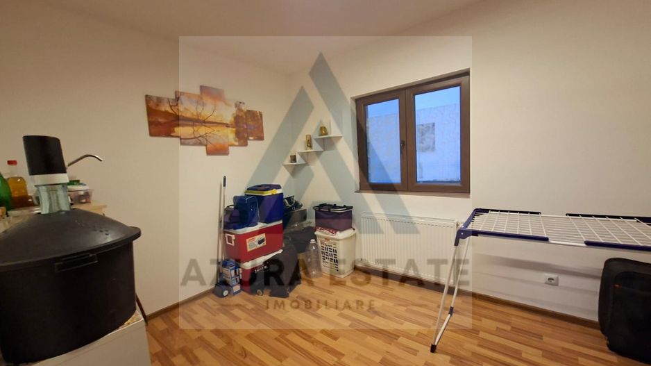 Casa 6 camere 2 bai curte 306 mp utili si parcare privata in Selimbar - Poză 5