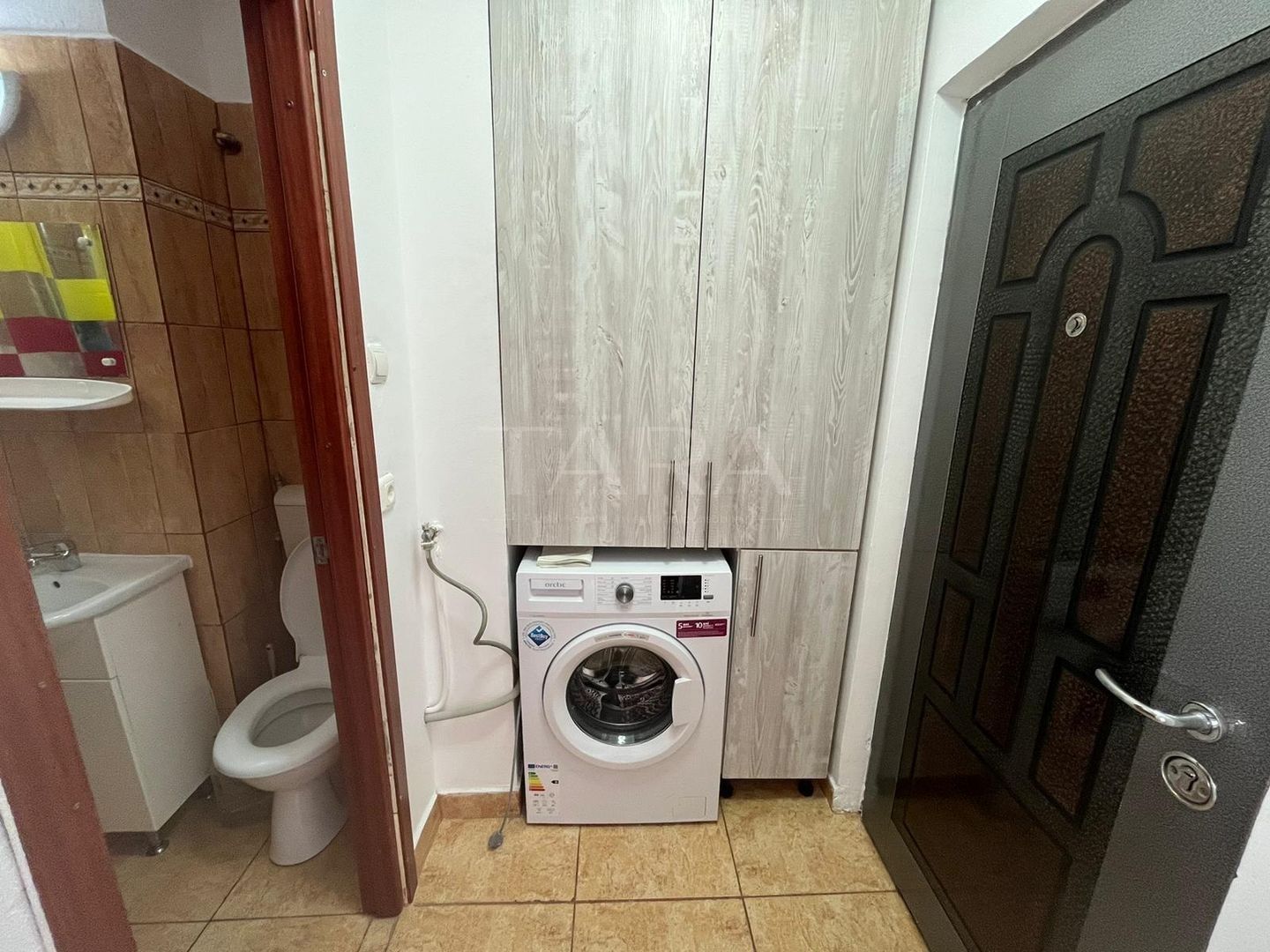 Garsonieră în zona Centrală – mobilată și utilată - Poză 4