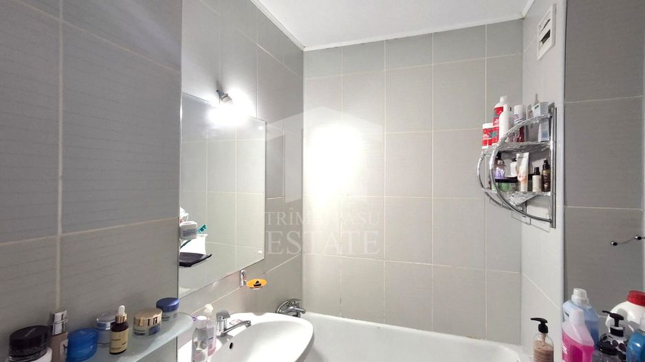 De Vanzare Apartament 2 Camere Pajura - Poză 9