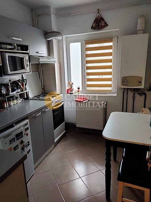 Apartament 2 camere decomandat, etaj intermediar , zona Mircea Cel Batran - Poză 4