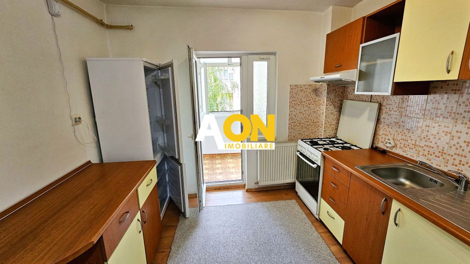 Apartament 3 camere, et.1, cu parcare si boxa, cartier Tolstoi - Poză 3