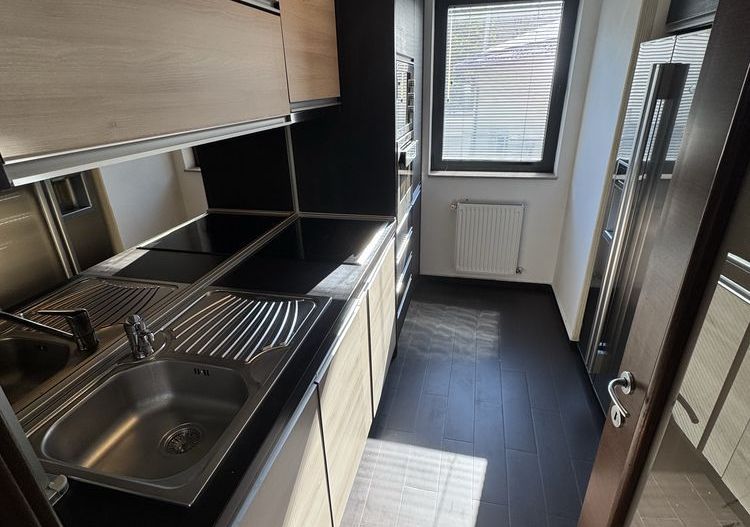 Apartament cu 2 camere cu centrala proprie la 7 min de metrou Piata Muncii - Poză 4