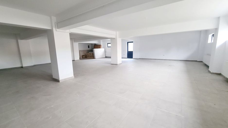 Spatiu comercial de vanzare sau inchiriere - Poză 3