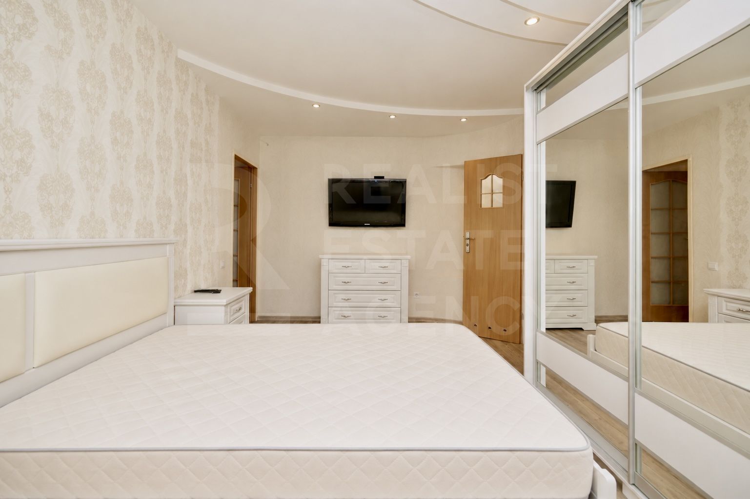 Chirie, apartament, 3 camere + living, str. Pușkin, Centru - Poză 10