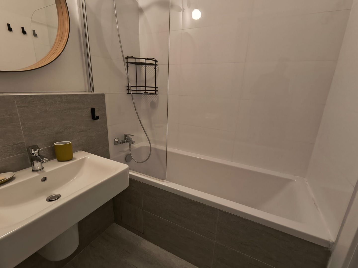 Comision 0,Inchiriere 2 cam parter,terasa proprie deosebit Laminorului - Poză 10