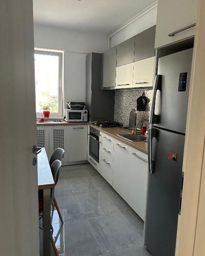 vand  apartament  2 camere utilat si mobilat - Poză 5
