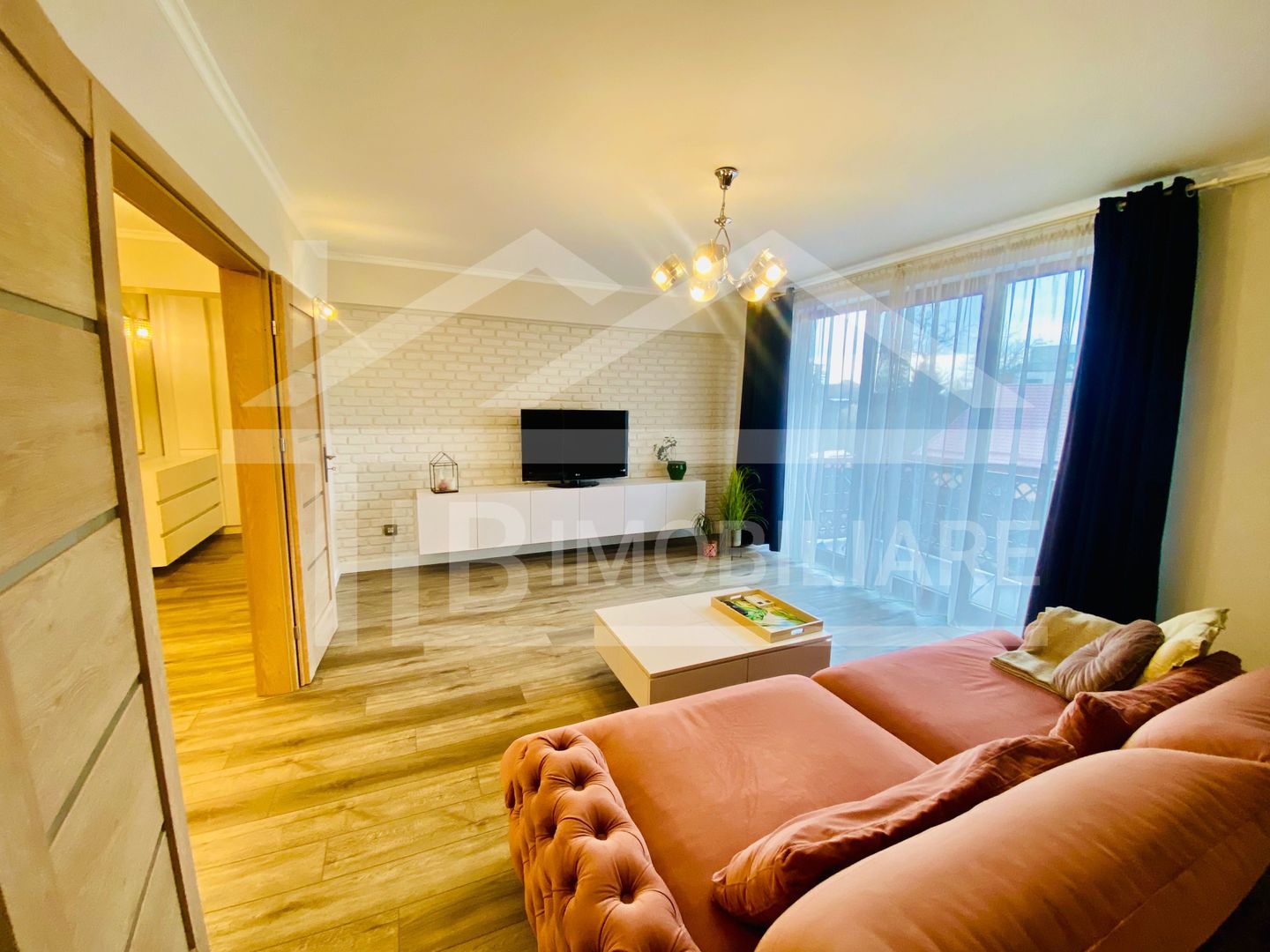 Apartament de 2 camere, lux, 64mp, parcare, Zona Centrala - Poză 1
