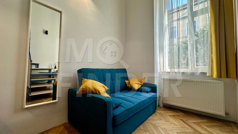 Studio cochet cu zonă de dormit și curte interioară, în centrul Clujului - Poză 1