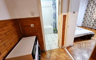 Apartament 2 camere, decomandat, et.3, Cetate, zona Liceului Sportiv - Poză 7