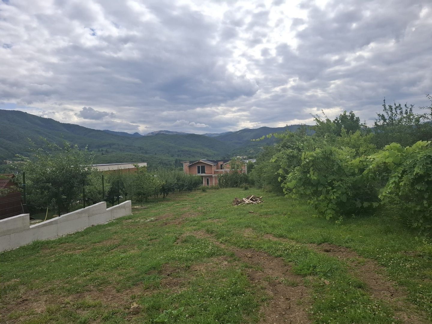 Teren intravilan de vânzare în Cisnădioara – 940 mp - Poză 1