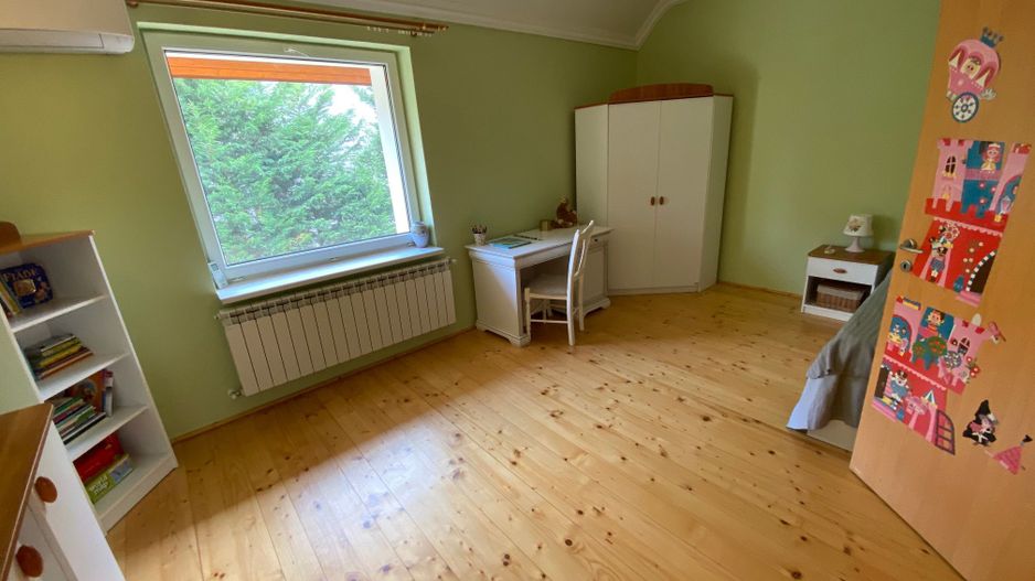 Generoasa si spatioasa - Poză 36