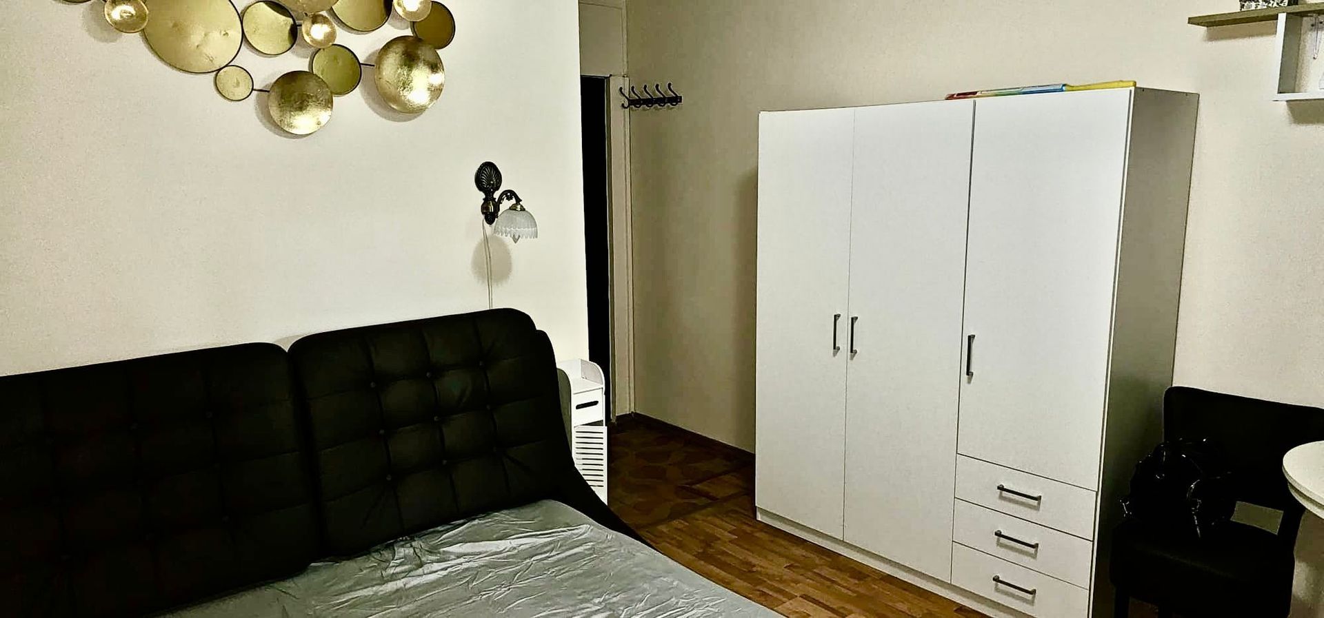 Garsonieră de închiriat – Micro 40, etaj 2, 20 mp + balcon – 1.100 lei - Poză 1