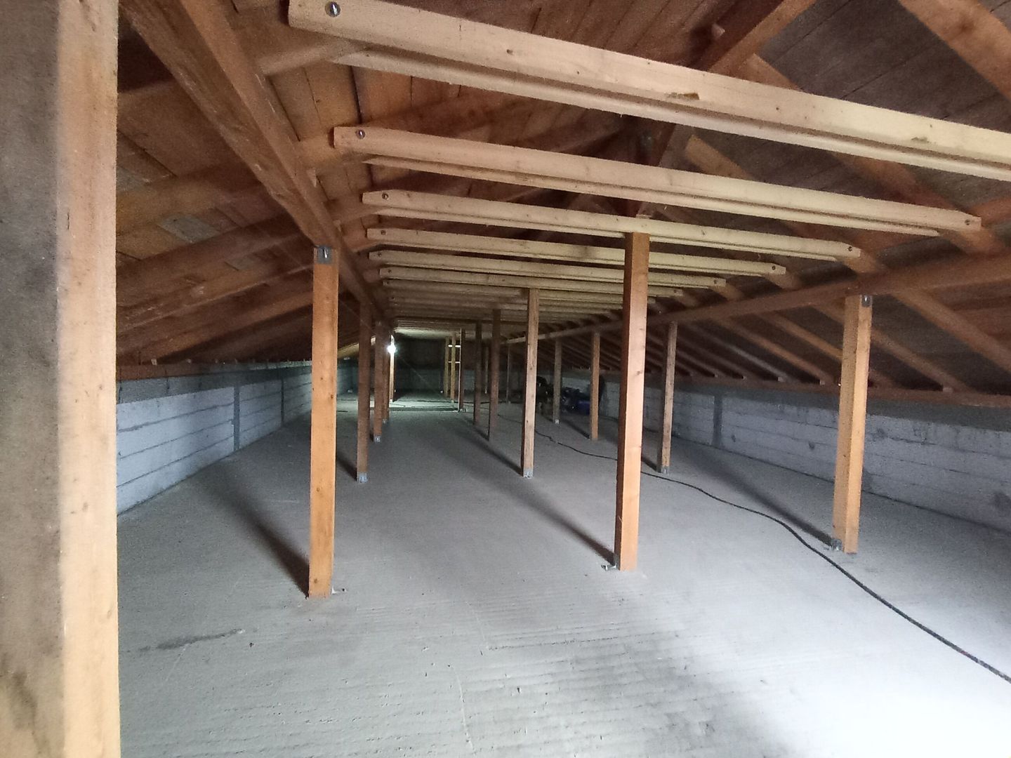 Casa Individuala Suprafete Generoase, Teren Mare, La Rosu - Poză 16