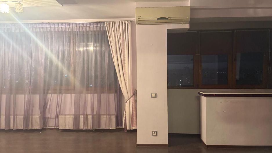 Apartament cu trei camere transformat in doua, Calea Grivitei - Poză 3