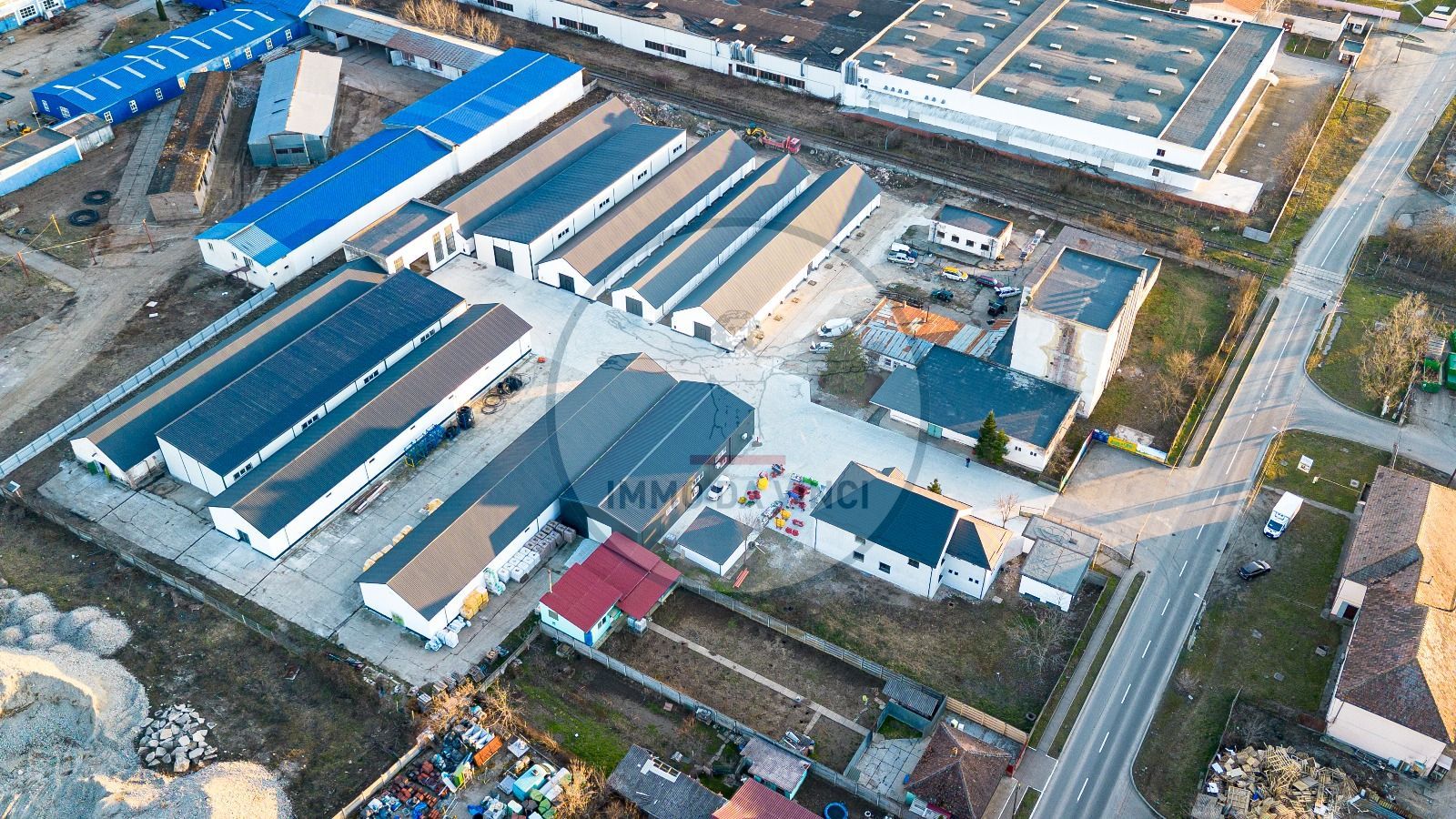 Vindem 10 hale str. Depozitelor 56 cu supr. de la 550 mp - Poză 3