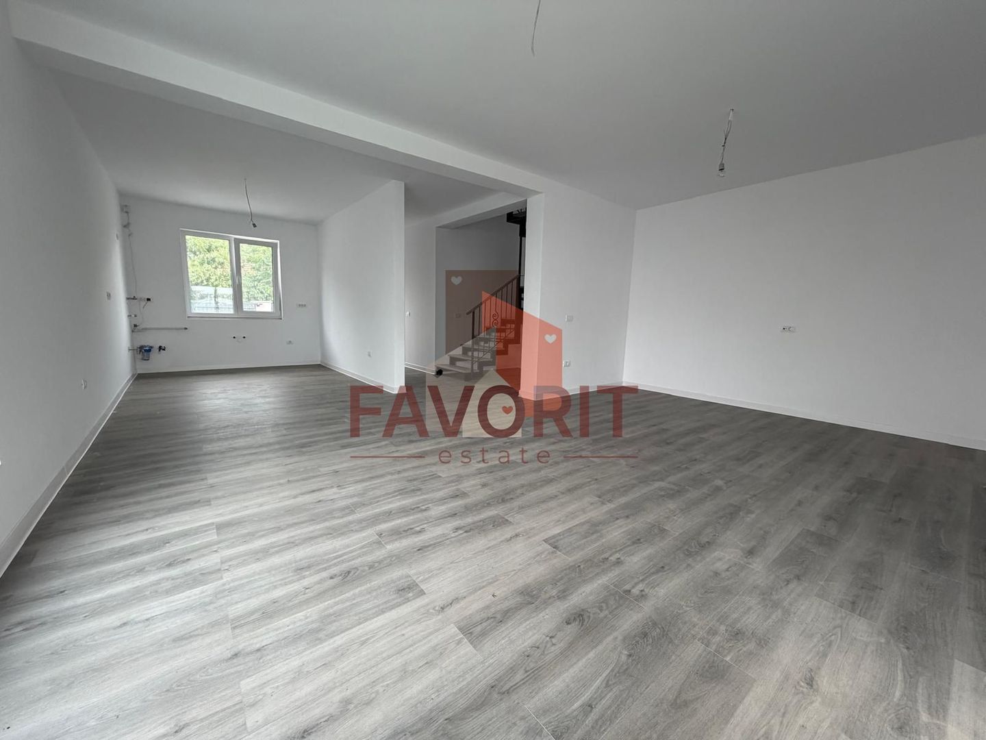 Duplex | 4 camere | Asfalt | Finisaje premium | Curte generoasa | - Poză 2