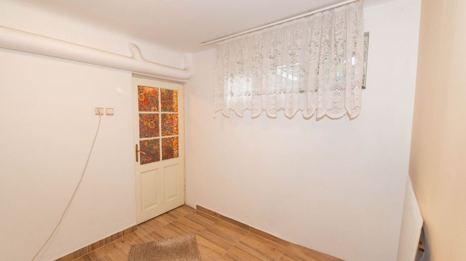Casa de vanzare, 138 mpu, 244 teren, curte, garaj, Cartierul Domenii - Poză 22
