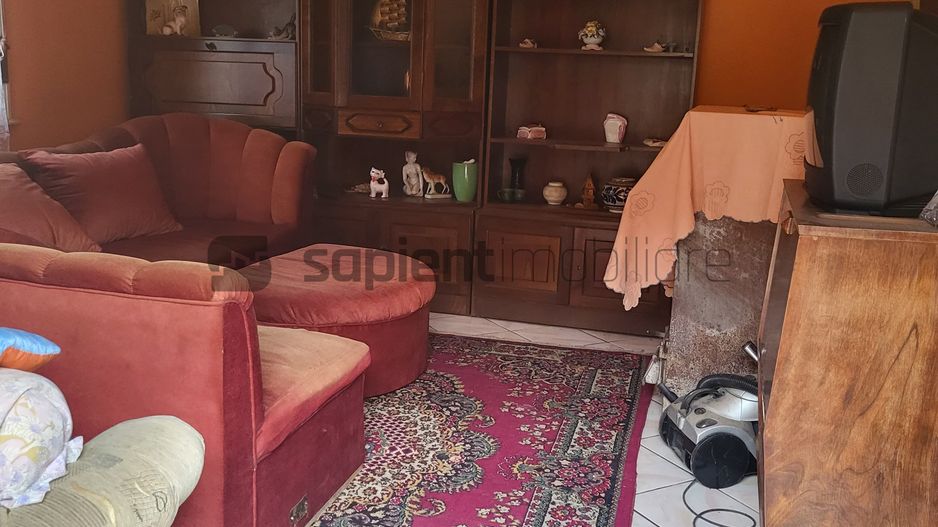 Casa de vanzare pentru 2 familii 5 camere 482mp - Poză 13