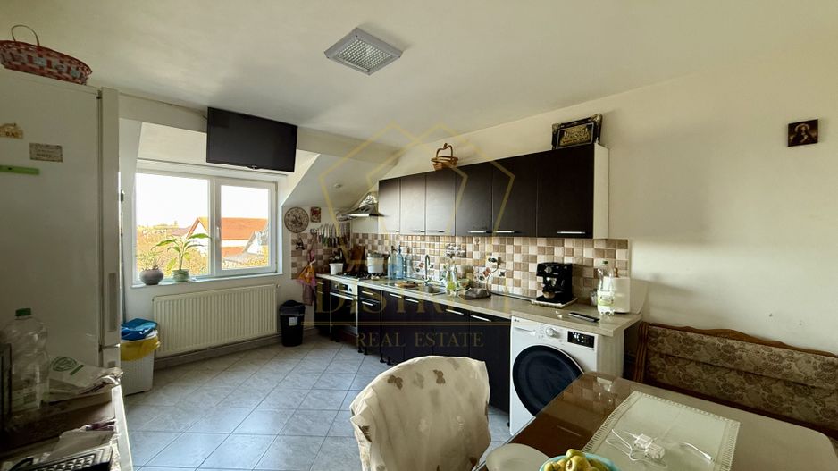 Duplex D+P+1E+M cu 7 camere | Utvin - Poză 6