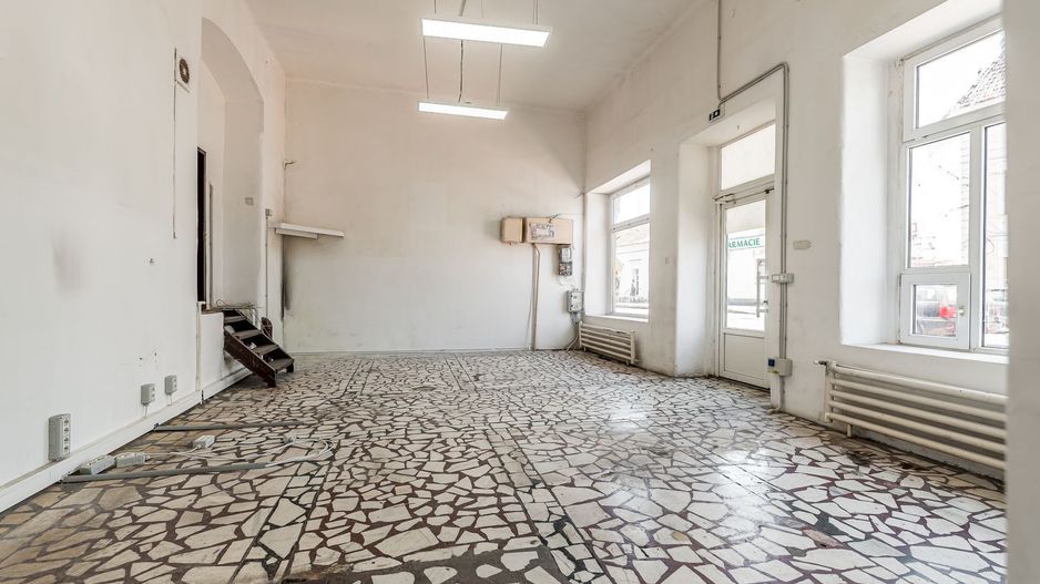 Spațiu comercial spre închiriere | Zona Boul Roșu – Palatul Steiner - Poză 5