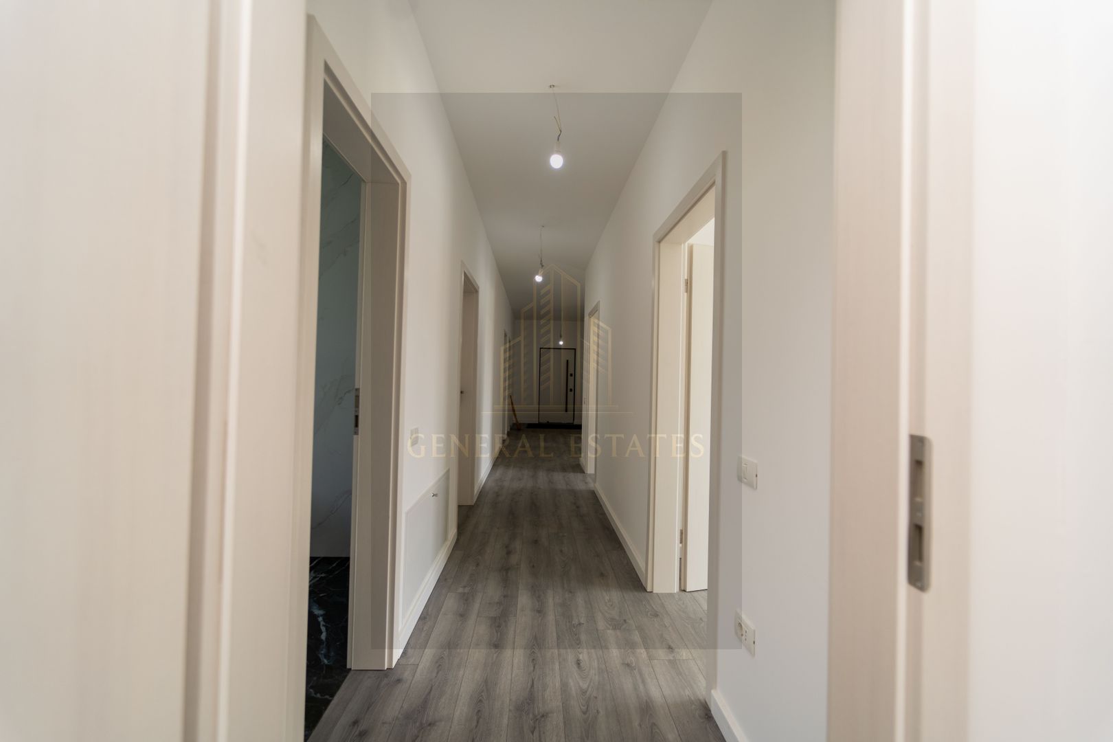 Casă modernă, parter, Halchiu – la doar 15 minute de Brașov - Poză 10