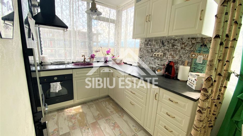 Apartament de vanzare cu 3 camere, suprafata.utila 70mp. - Poză 5