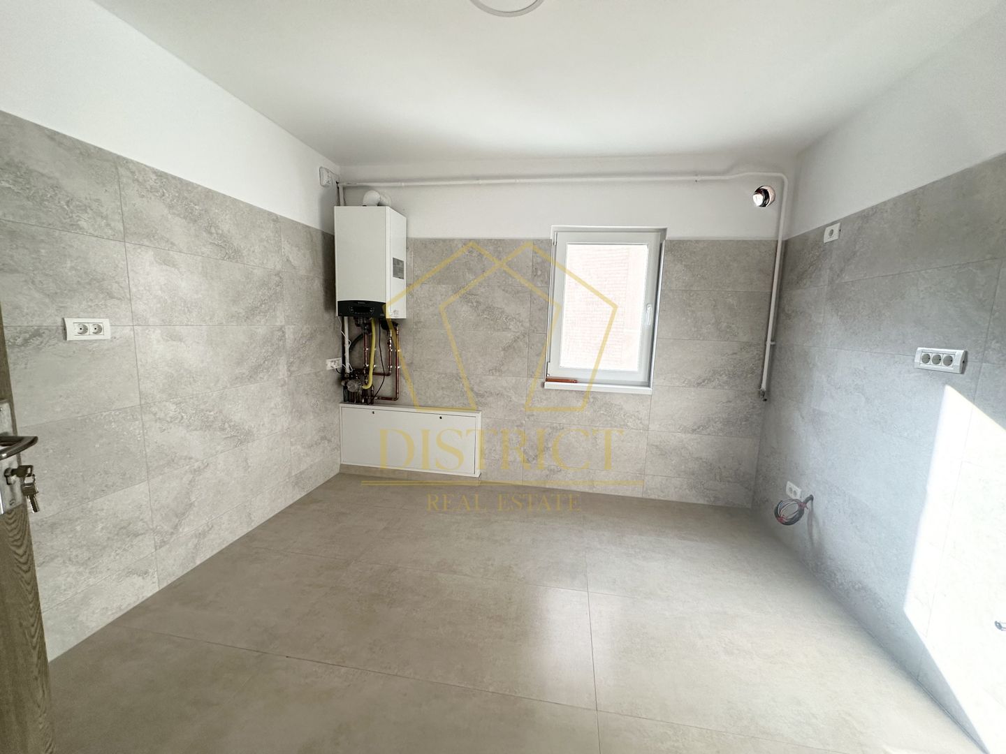Apartament cu 4 camere decomandat | Etaj 1 | Complexul Studentesc - Poză 4