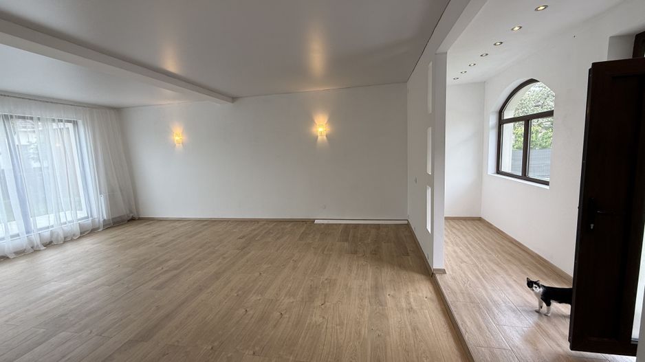 Vila 4 camere cu arhitectura deosebita langa pădure in Corbeanca ! - Poză 7