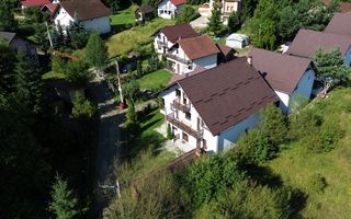 Proprietate spațioasă în Predeluț – la doar 800 m de centrul stațiunii Bran - Poză 2