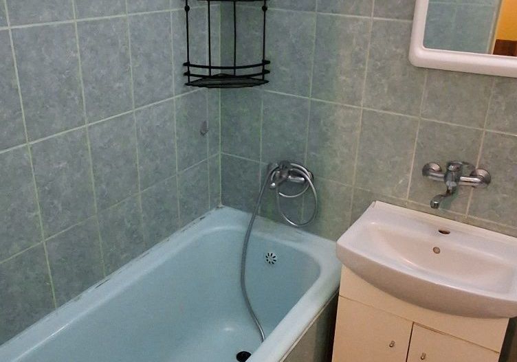 BRASADAS vinde ap 3 cam in Micro 14 etaj 4/4 mobilat utilat. - Poză 8