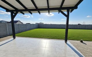 Duplex despartit prin camera tehnica, 5 camere, asfalt | Giarmata Vii - Poză 12